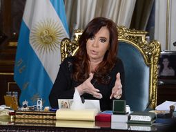 cfk reitero que no le teme a las denuncias por violar la veda cfk reitero que no le teme a las denuncias por violar la veda