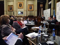 No hubo dictamen y el 8 de agosto se definirá qué proyecto de aborto legal se vota