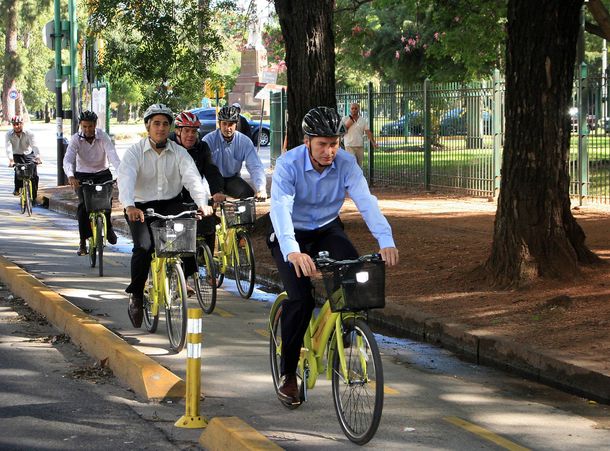 La ONG que promueve el ciclismo le vende bicis y repuestos a la Ciudad