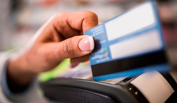 Las tarjetas de crédito seguirán con el tope de 43% para saldos de hasta $200.000