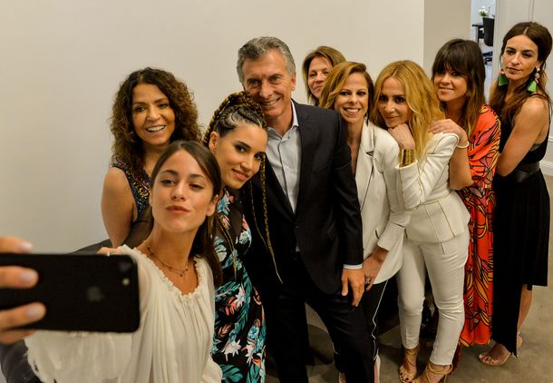 Macri recibió a Tini Stoessel, Marta Sánchez y a otras cantantes