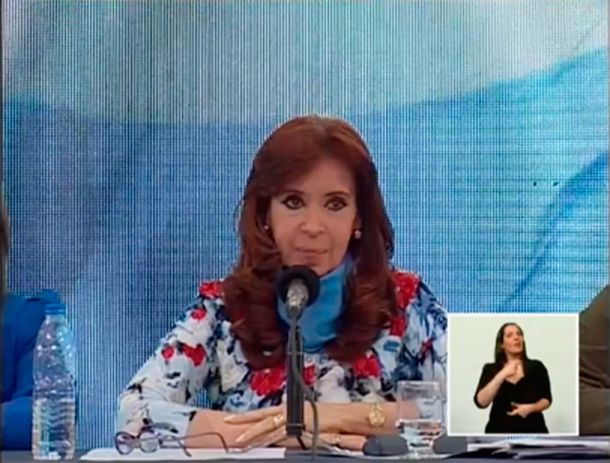 CFK anunció un acueducto, un natatorio y centro de medicina nuclear
