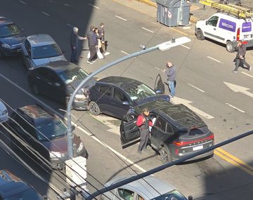 Sufrió un ataque de epilepsia al volante y provocó un choque múltiple que dejó 8 heridos