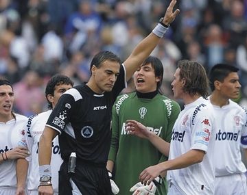 Gabriel Brazenas dirigió por última vez en aquel Vélez - Huracán