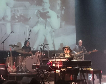 Charly García en Caras y caretas. Foto: Sony Music Argentina.