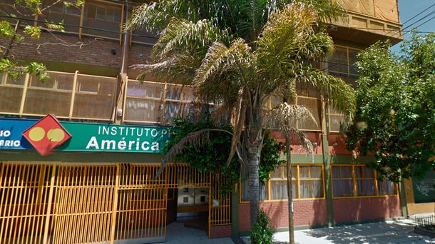 Salió del colegio y lo balearon para robarle el celular: está grave