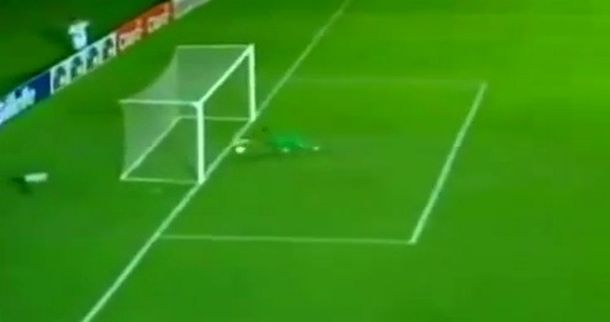 La increíble atajada del arquero de Perú ante Uruguay