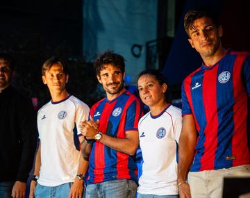San Lorenzo presentó su nueva camiseta en Boedo con una fiesta multitudinaria
