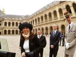 cristina fue agasajada con honores militares en paris cristina fue agasajada con honores militares en paris