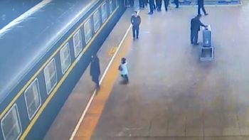 Una nena cayó por el hueco entre un tren y la plataforma Una nena cayó por el hueco entre un tren y la plataforma