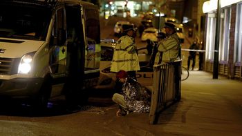 Al menos 22 personas murieron en el atentado Al menos 22 personas murieron en el atentado