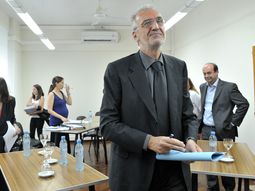 el gobierno pidio que el fiscal moldes se aparte de la causa amia el gobierno pidio que el fiscal moldes se aparte de la causa amia