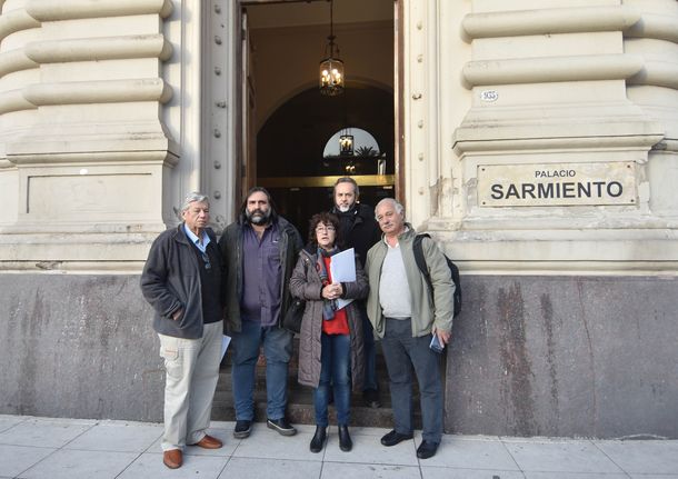 Docentes reclamaron al Gobierno la reapertura urgente de la paritaria nacional