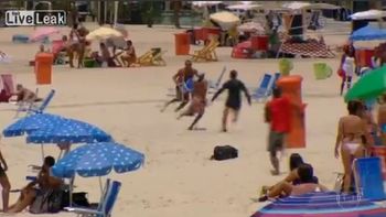 video: turistas casi linchan a un ladron en brasil video: turistas casi linchan a un ladron en brasil