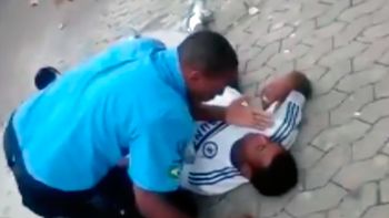 video: en una pelea callejera, un policia mato a un hombre con una toma video: en una pelea callejera, un policia mato a un hombre con una toma