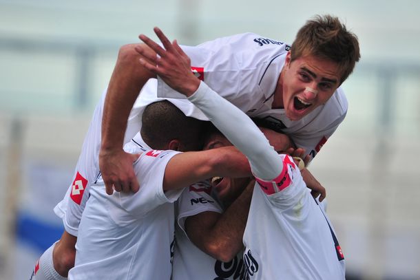 Quilmes superó a Brown y regresa a Primera