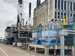 Refinería la Teja - perteneciente a Ancap - en Montevideo, Uruguay. Refinería la Teja - perteneciente a Ancap - en Montevideo, Uruguay.