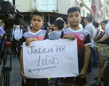 Dolor y reclamo en la misa por la memoria de Lucas González