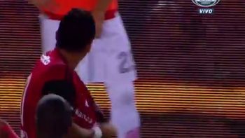 ¿bronca rosarina? la provocacion de brian sarmiento a javier pinola tras su gol ¿bronca rosarina? la provocacion de brian sarmiento a javier pinola tras su gol