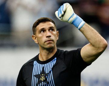 El agente del Dibu reveló por qué no llegó al Manchester United