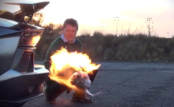 VIDEO: ¿Se puede hacer la comida de Navidad con un Lamborghini?