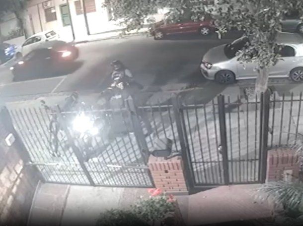Impunidad total: violento robo de motochorros a un vecino de Villa Devoto